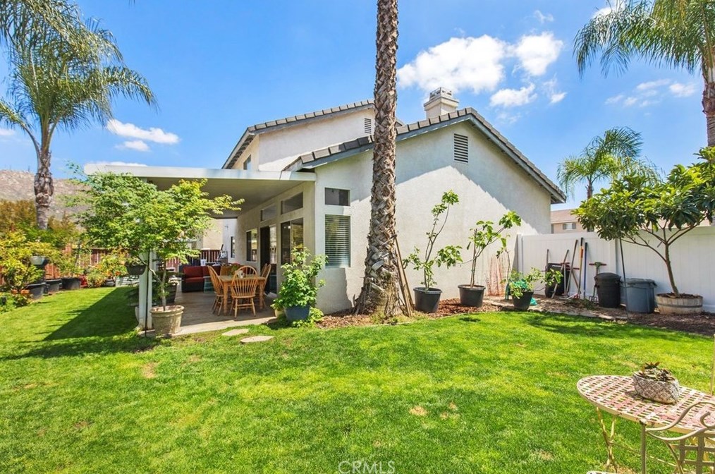 1502 Prestwick Dr, Riverside CA  92507-8447 exterior