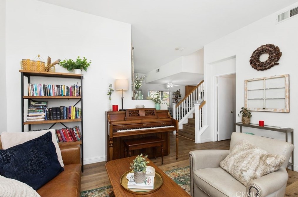 1502 Prestwick Dr, Riverside CA  92507-8447 exterior