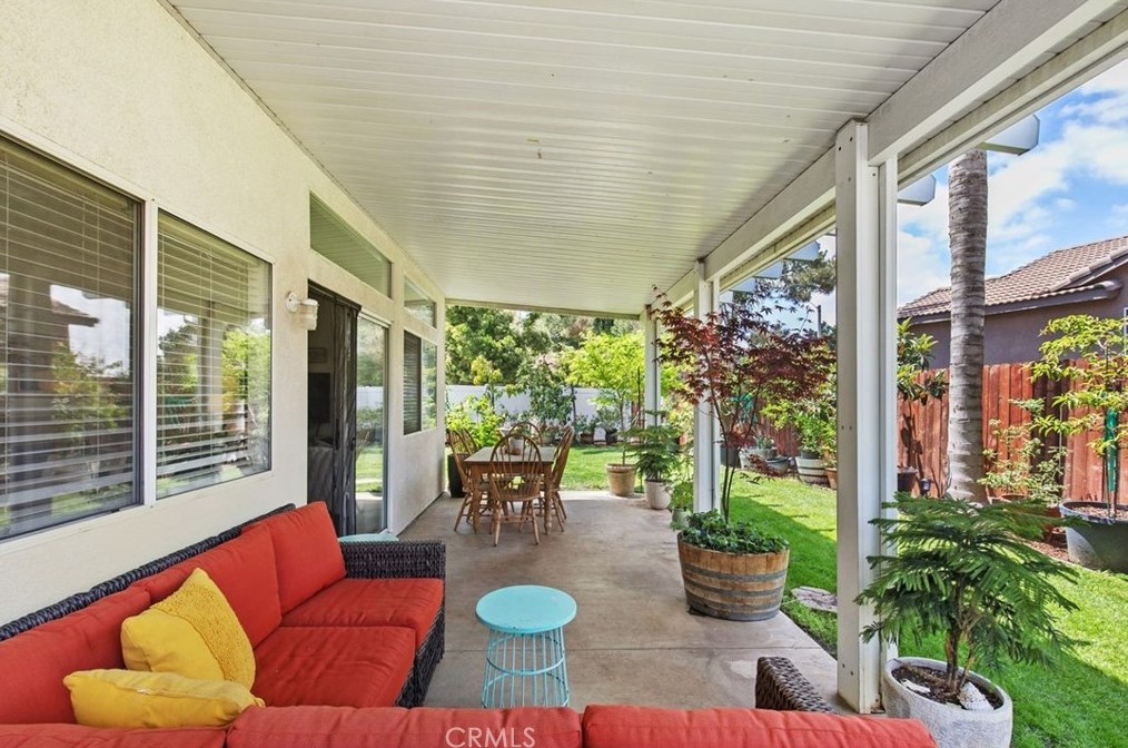 1502 Prestwick Dr, Riverside CA  92507-8447 exterior