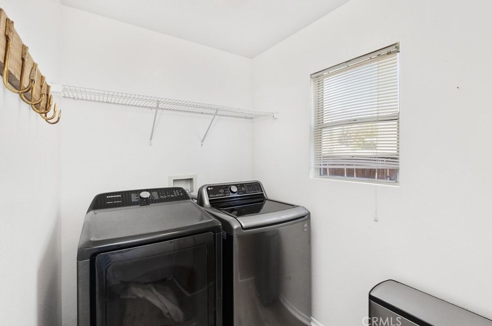 1502 Prestwick Dr, Riverside CA  92507-8447 exterior