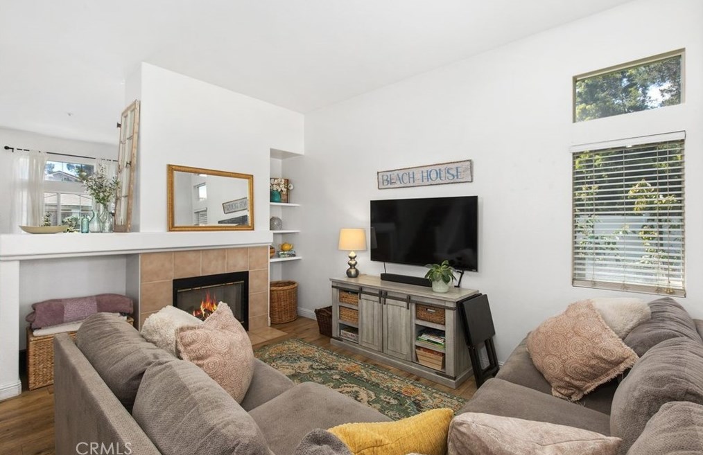 1502 Prestwick Dr, Riverside CA  92507-8447 exterior