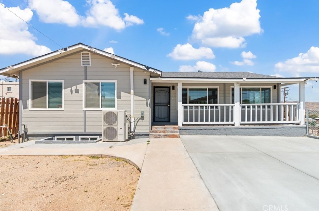 211 W Buena Vista St, Barstow, CA 92311