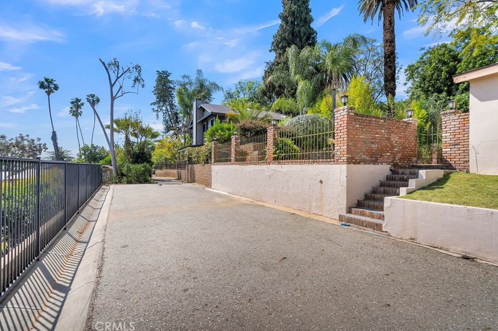 4819 Glenwood Dr, Riverside, CA 92501