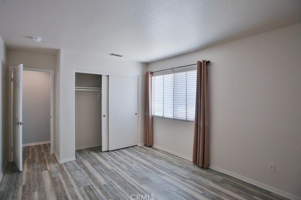 13269 Via Del Lago, Victorville CA  92392-8634 exterior