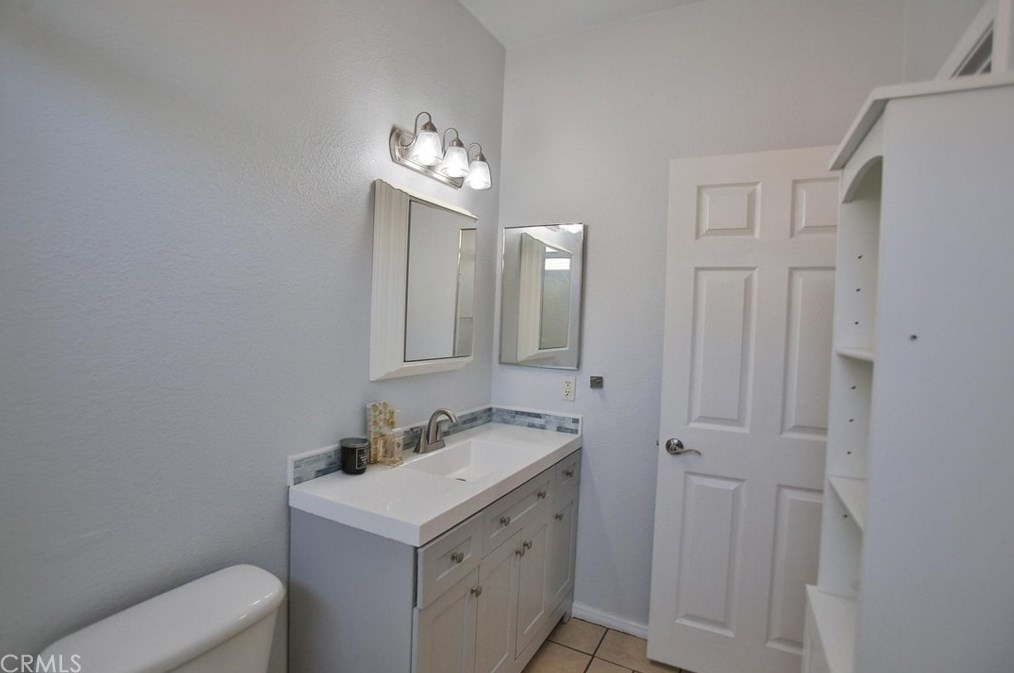13269 Via Del Lago, Victorville CA  92392-8634 exterior