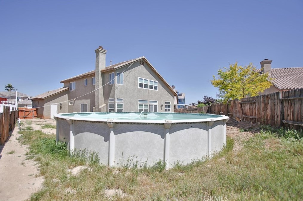 13269 Via Del Lago, Victorville CA  92392-8634 exterior