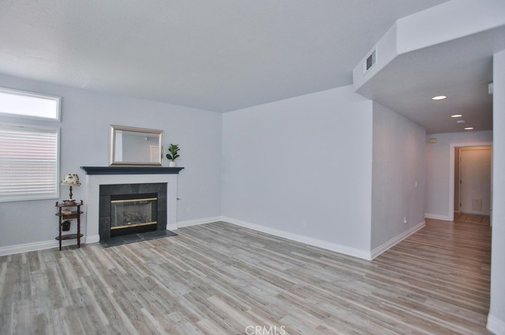 13269 Via Del Lago, Victorville CA  92392-8634 exterior