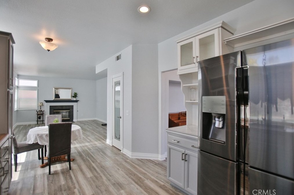 13269 Via Del Lago, Victorville CA  92392-8634 exterior