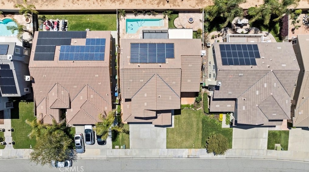 1527 Polaris Ln, Beaumont CA  92223-7802 exterior