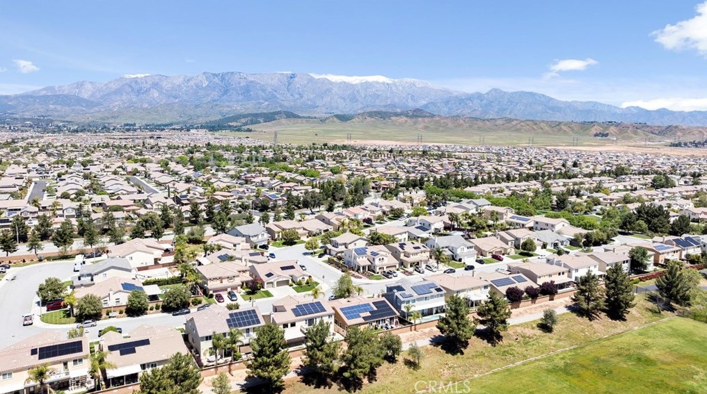 1527 Polaris Ln, Beaumont CA  92223-7802 exterior