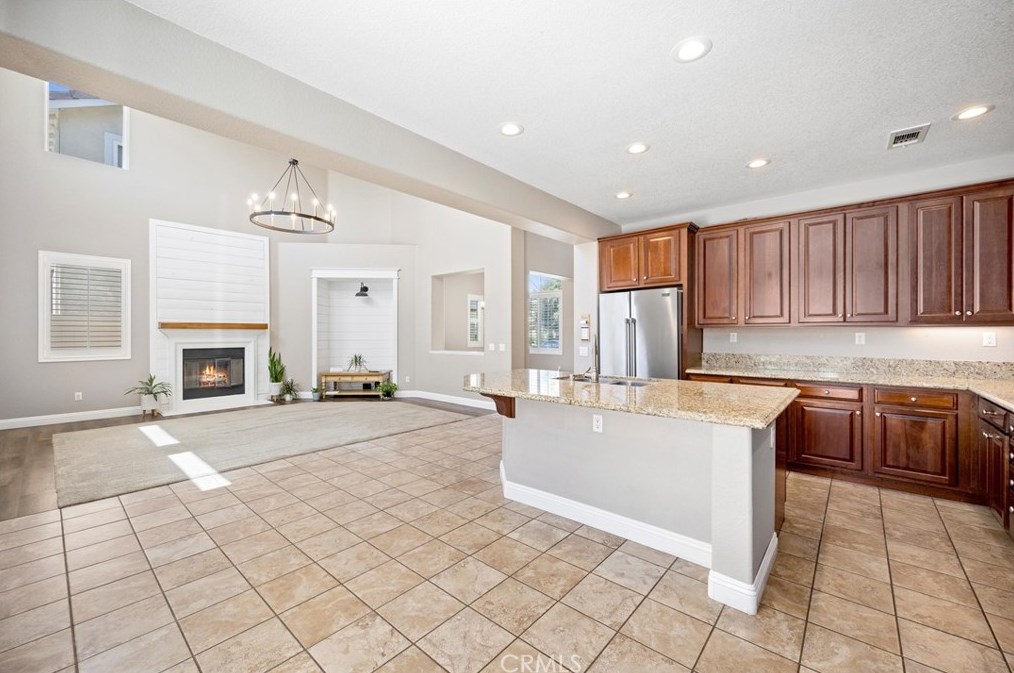 1527 Polaris Ln, Beaumont CA  92223-7802 exterior