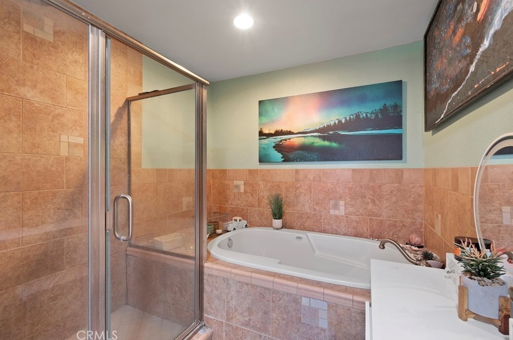 14360 Pawnee Rd, Apple Valley CA  92307-4275 exterior