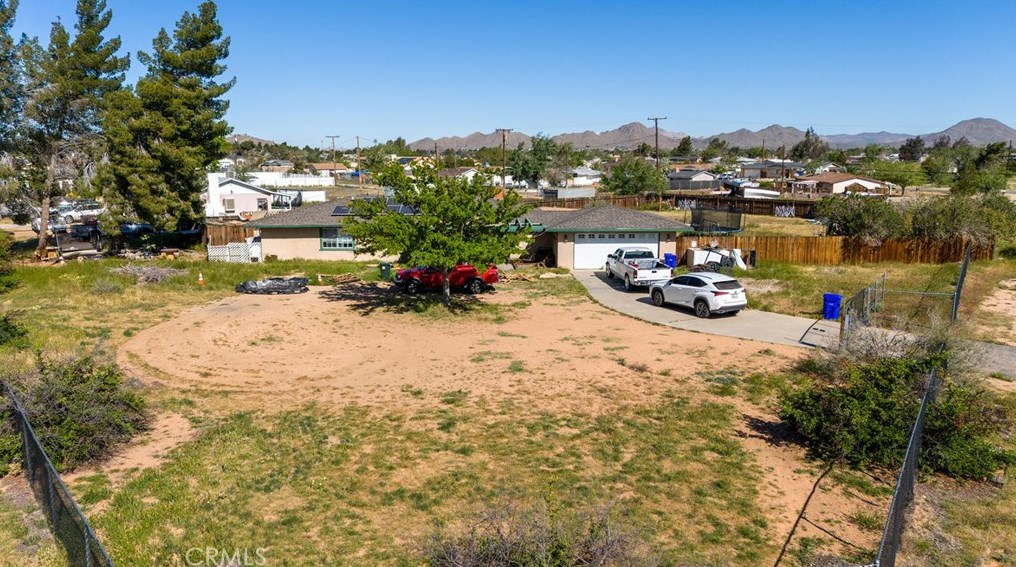 14360 Pawnee Rd, Apple Valley CA  92307-4275 exterior