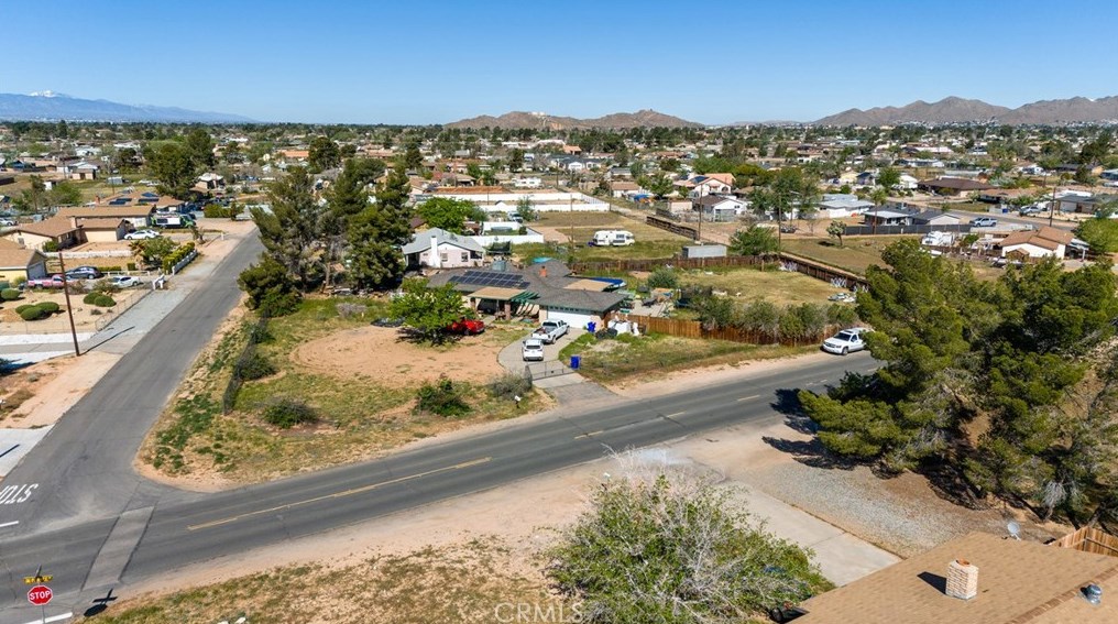 14360 Pawnee Rd, Apple Valley CA  92307-4275 exterior