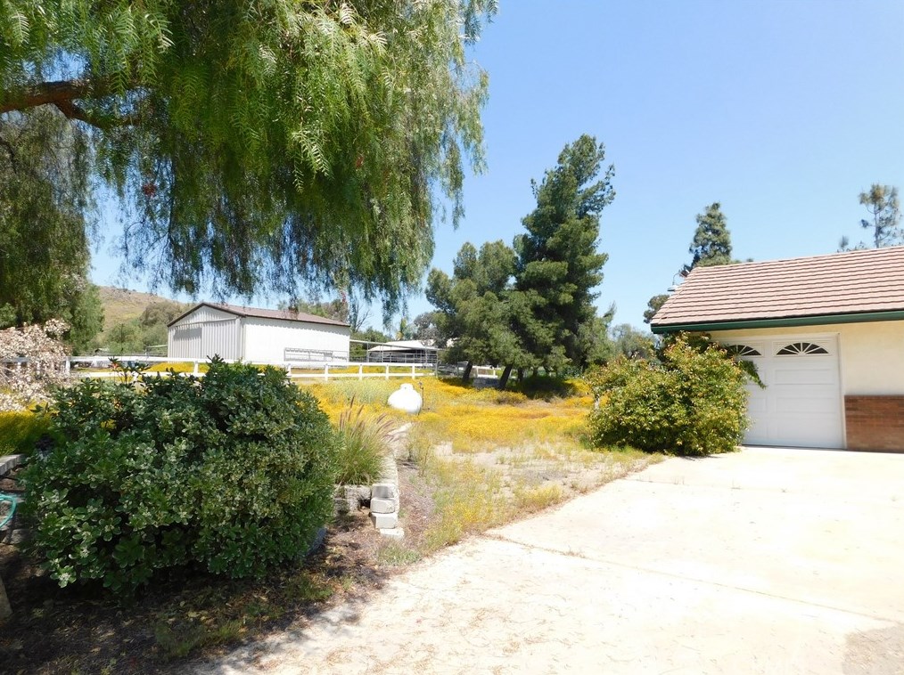 23510 Rose Quartz Dr, Perris, CA 92570-7437