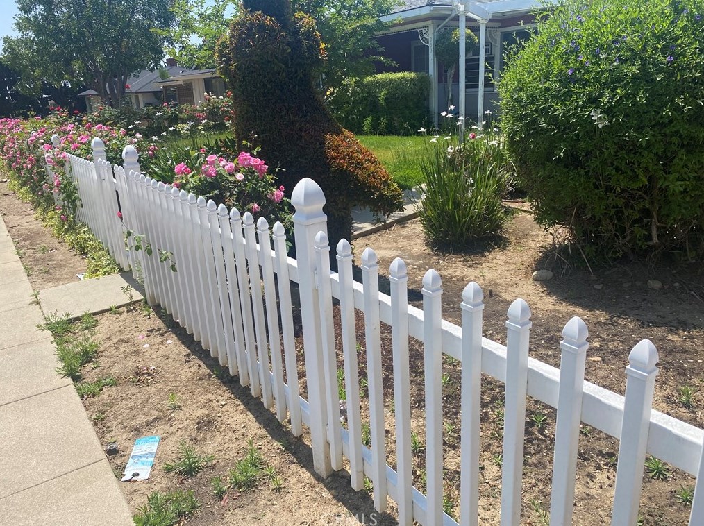 933 2nd Ave, Upland, CA 91786-3908