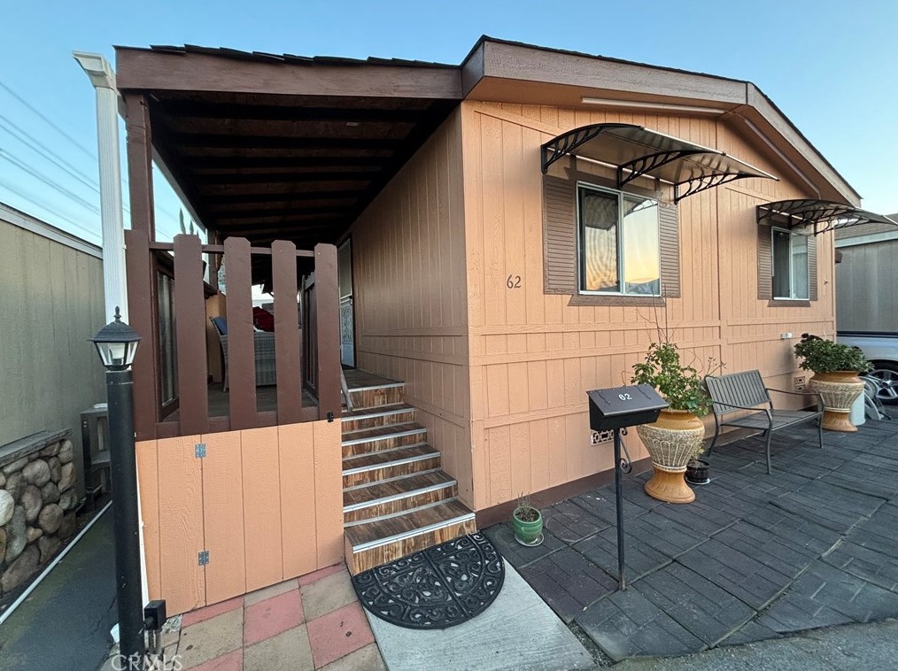 7101 Rosecrans Ave, Paramount, CA 90723-2532