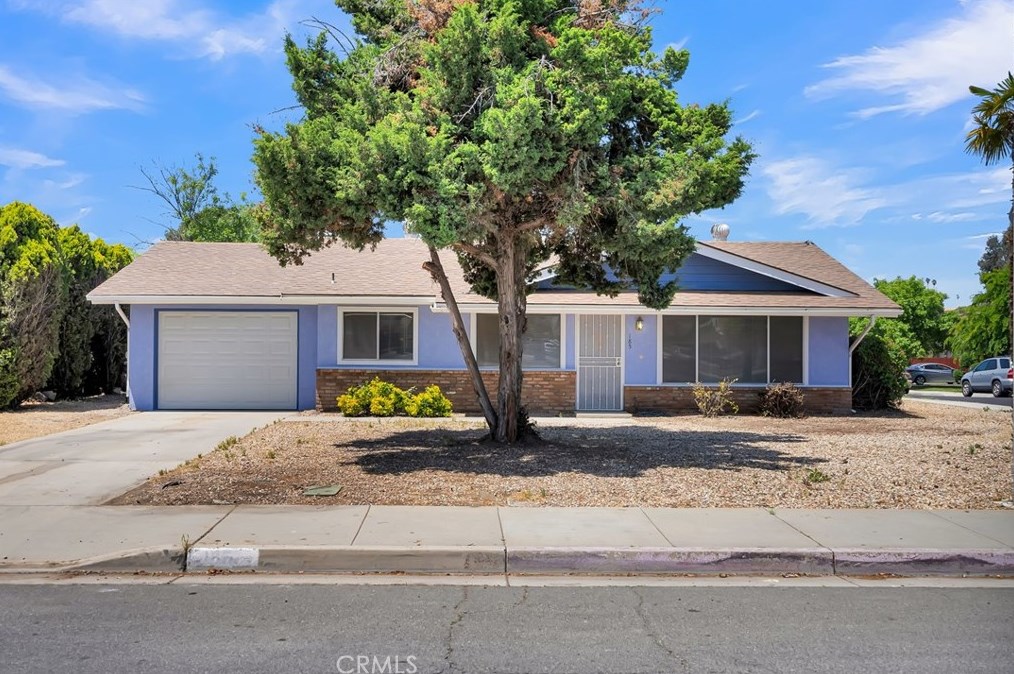 185 Meridian St, Hemet, CA 92544-5068