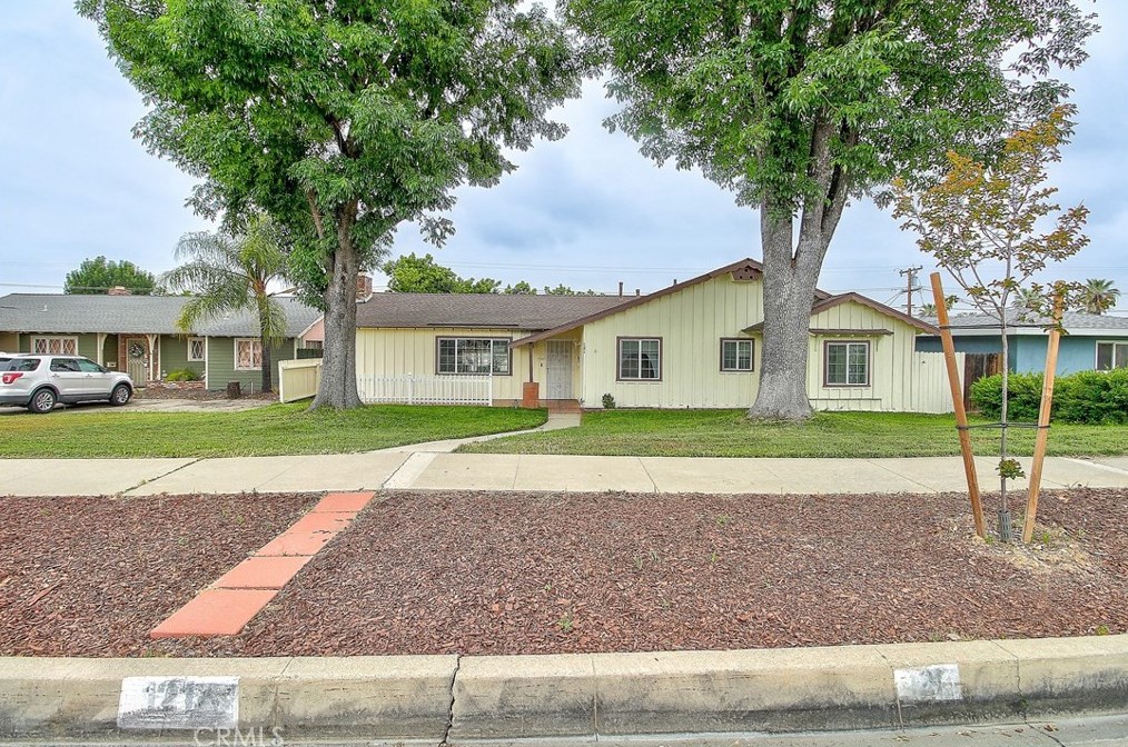121 Citron St, Corona, CA 92882-4816