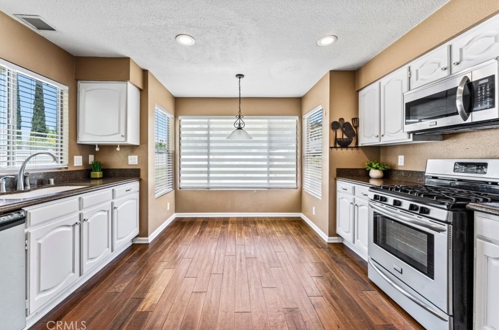 19724 Chinotto Ln, Riverside, CA 92508