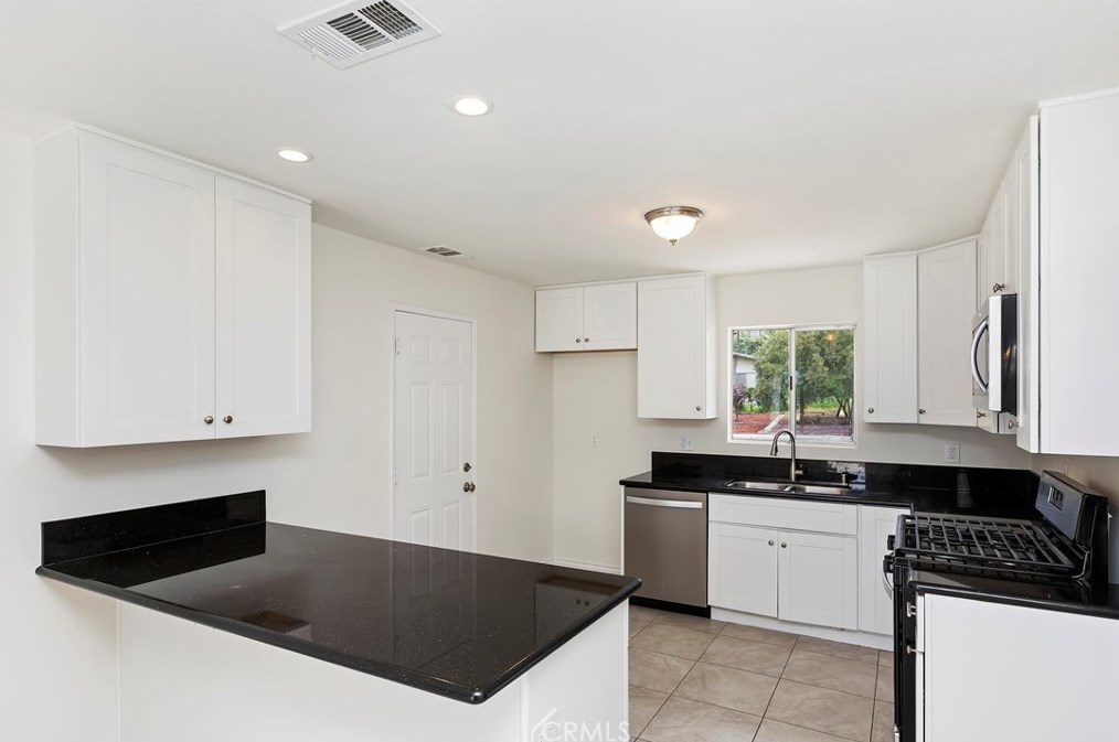 4055 Mt Vernon Ave, Riverside CA  92507-4805 exterior