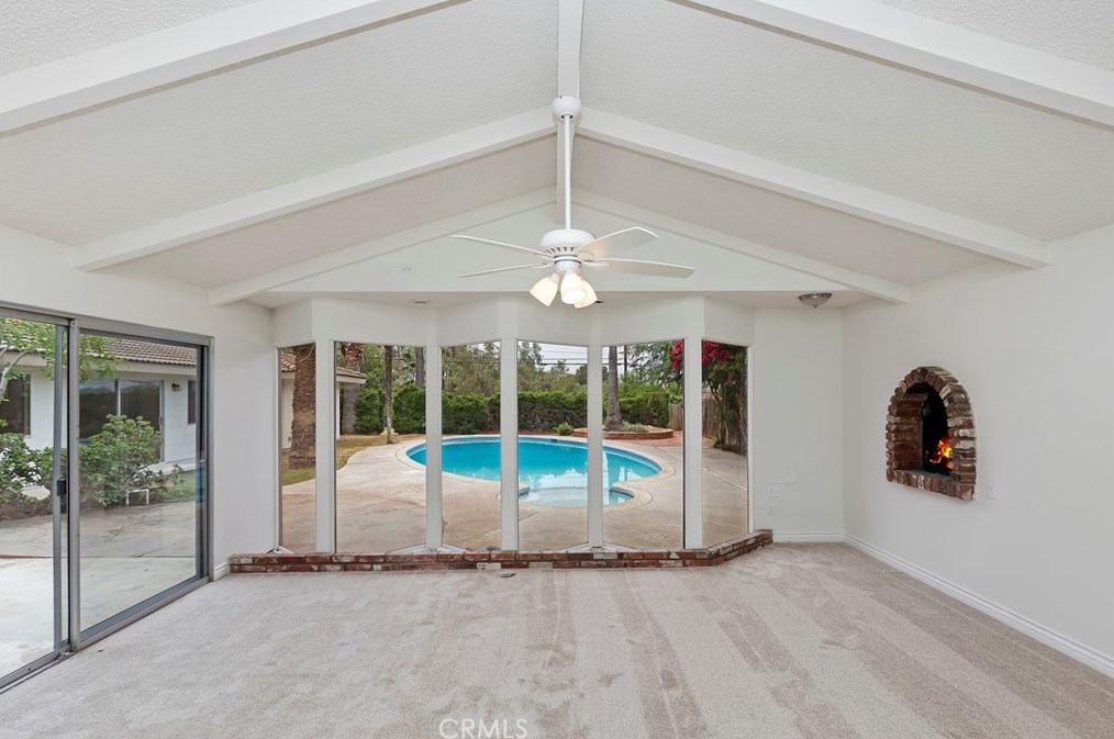 4055 Mt Vernon Ave, Riverside CA  92507-4805 exterior