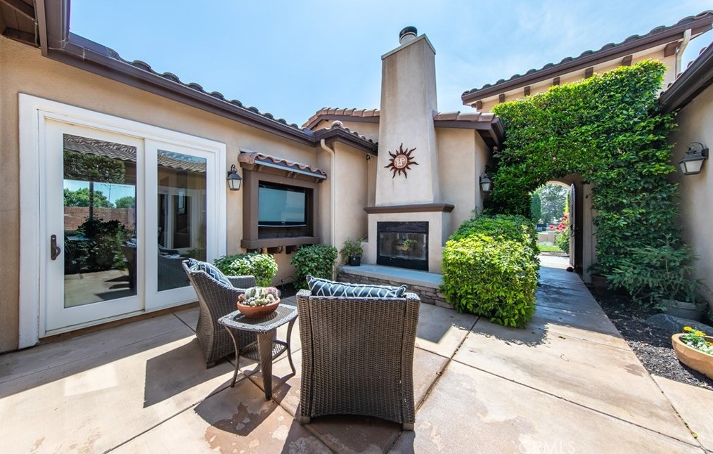 944 Pennsylvania Ave, Beaumont CA  92223-2407 exterior