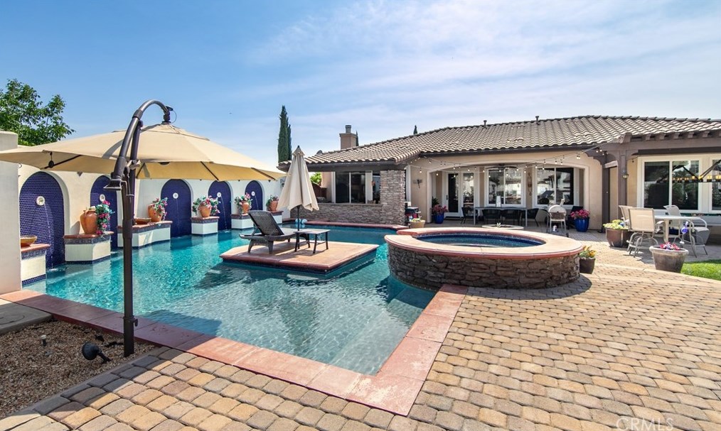 944 Pennsylvania Ave, Beaumont CA  92223-2407 exterior