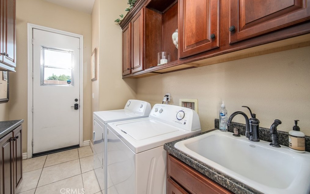 944 Pennsylvania Ave, Beaumont CA  92223-2407 exterior