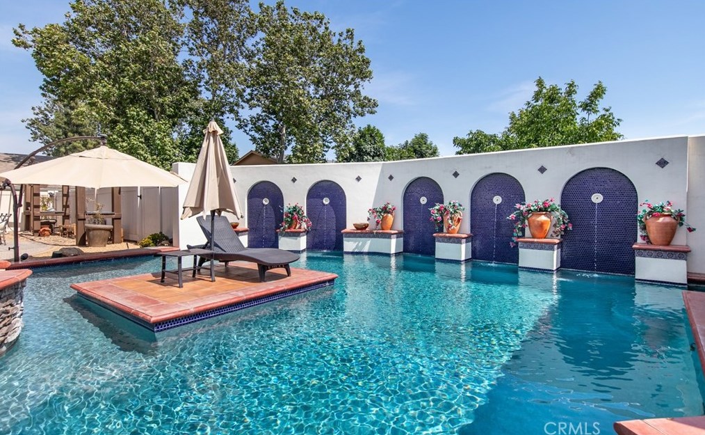 944 Pennsylvania Ave, Beaumont CA  92223-2407 exterior