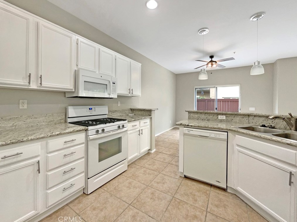 3417 Apple Blossom Ln, Lake Elsinore, CA 92530