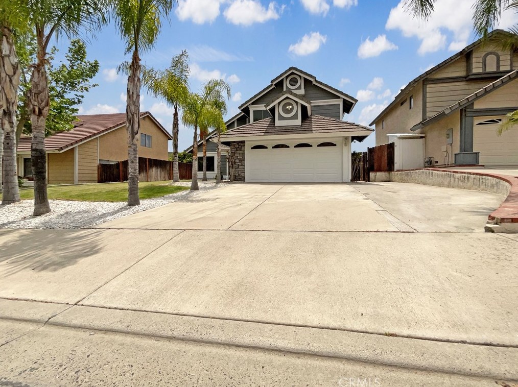 3417 Apple Blossom Ln, Lake Elsinore CA  92530-1857 exterior