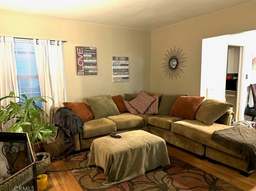 721 Hollowell St, Ontario CA  91762-3305 exterior