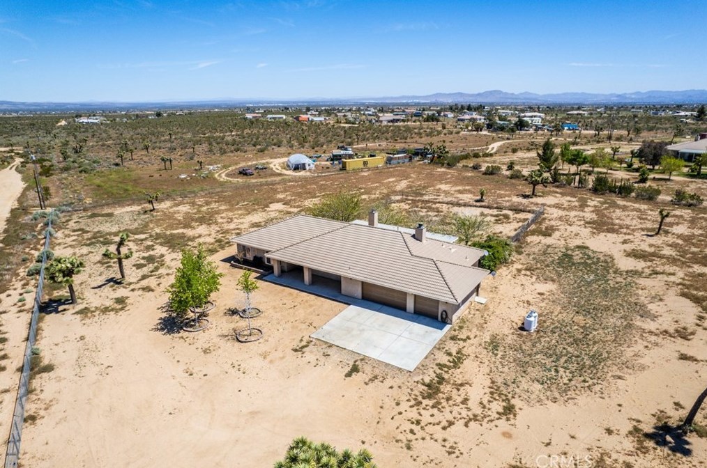 11377 Oxford Rd, Phelan, CA 92371-5776
