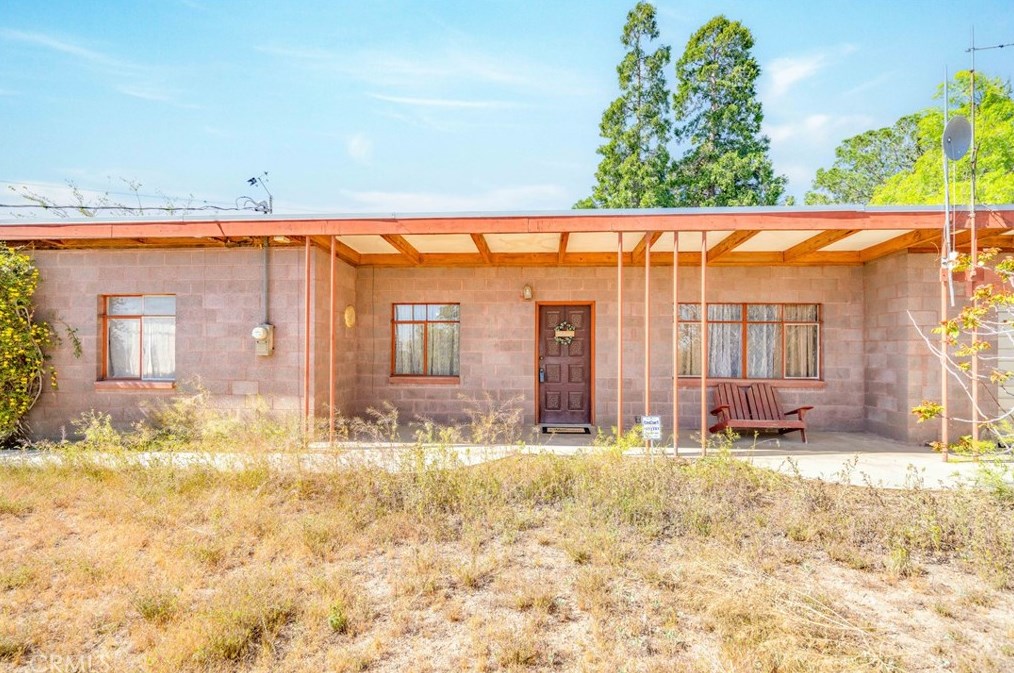9164 Sierra Vista Rd, Phelan, CA 92371-8486