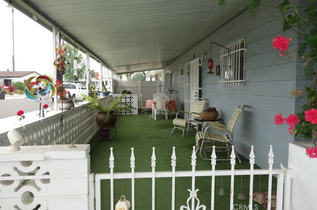 906 Santa Victoria St, Hemet, CA 92543-6859