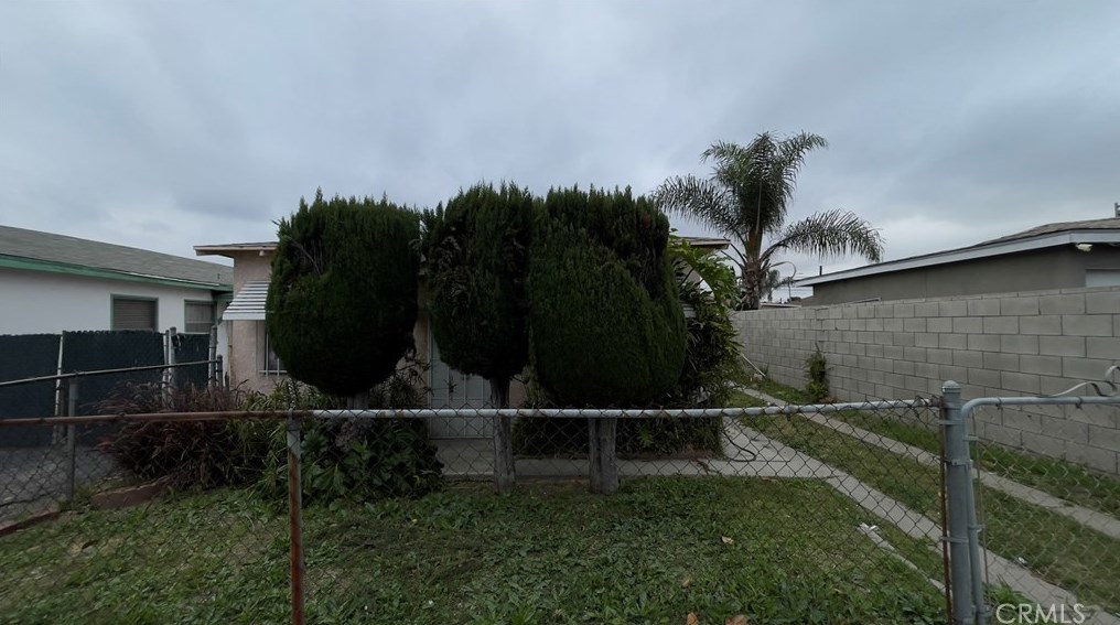 12226 S San Pedro St, Los Angeles, CA 90061