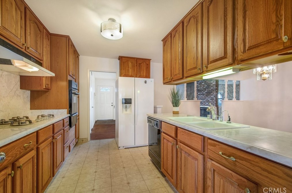 13210 Lisburn Pl, La Mirada CA  90638-1250 exterior