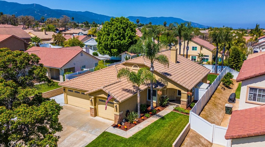 3102 New Hampshire Dr, Corona, CA 92881