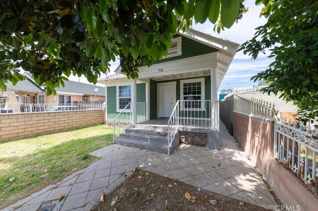 715 4th St, Pomona CA  91766-1531 exterior