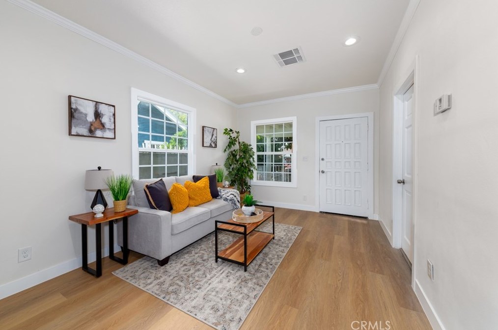 715 4th St, Pomona CA  91766-1531 exterior