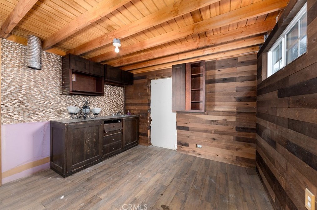 715 4th St, Pomona CA  91766-1531 exterior