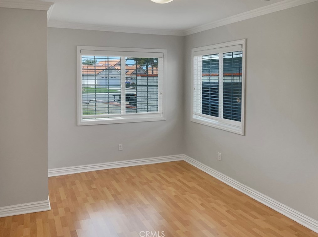 10057 Zinfandel Ln, Riverside CA  92509-2516 exterior