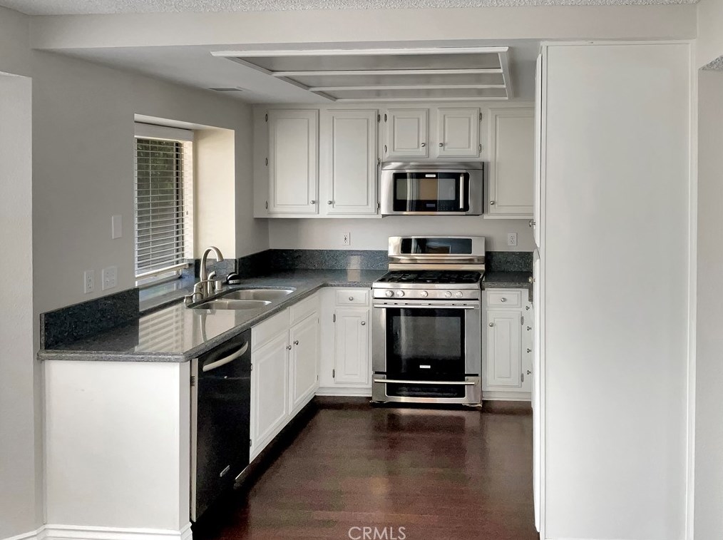10057 Zinfandel Ln, Riverside, CA 92509-2531