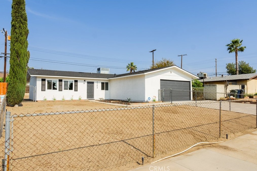 1304 Calhoun St, Redlands, CA 92374