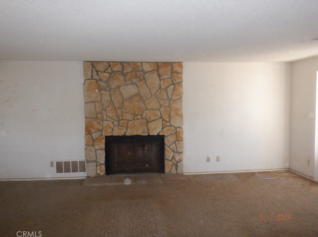 10215 Hawthorne Ave, Hesperia, CA 92345-2710