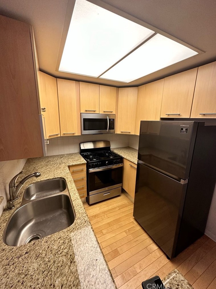7100 La Tijera Blvd, Los Angeles, CA 90045-2158