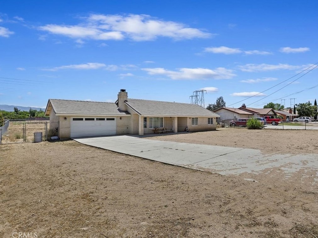 16255 Rodeo St, Hesperia, CA 92345