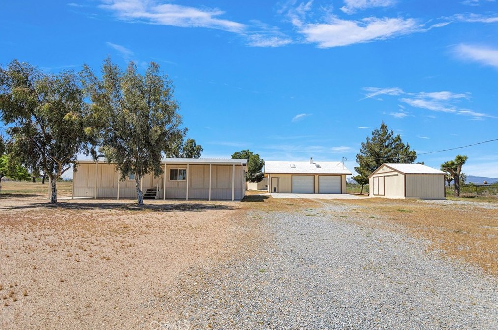 10171 Lindero Rd, Victorville, CA 92392-1047