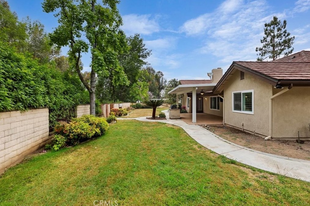 1382 Rimroad, Riverside CA  92506-5558 exterior